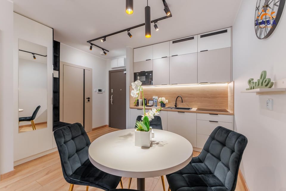 Kitchen or kitchenette, Living room, Seating area, Dining area, pet friendly