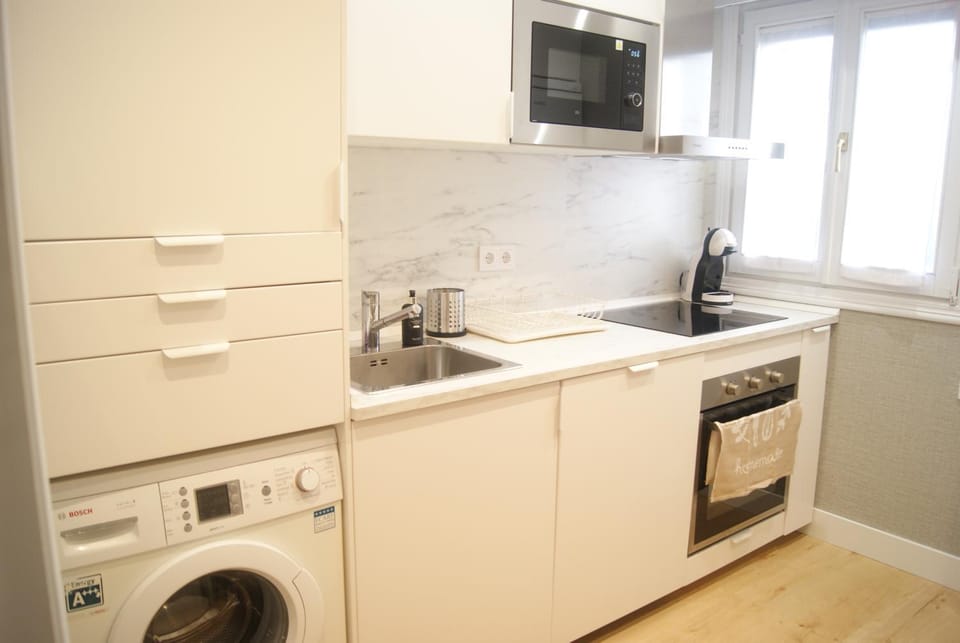 dishwasher, microwave, oven, washing machine, kitchen