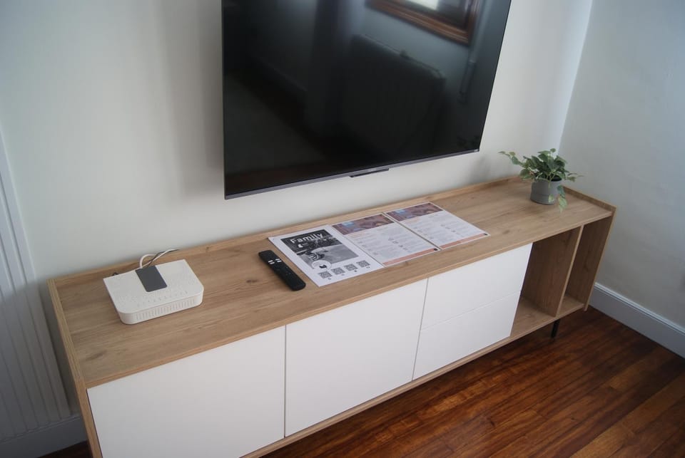 TV and multimedia, Living room, Decorative detail