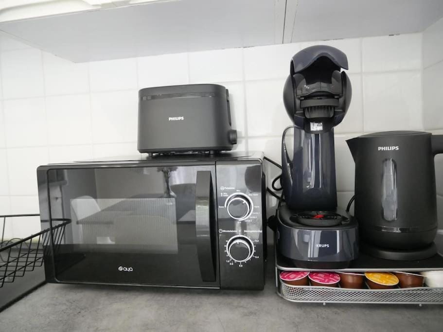 Coffee/tea facilities, toaster