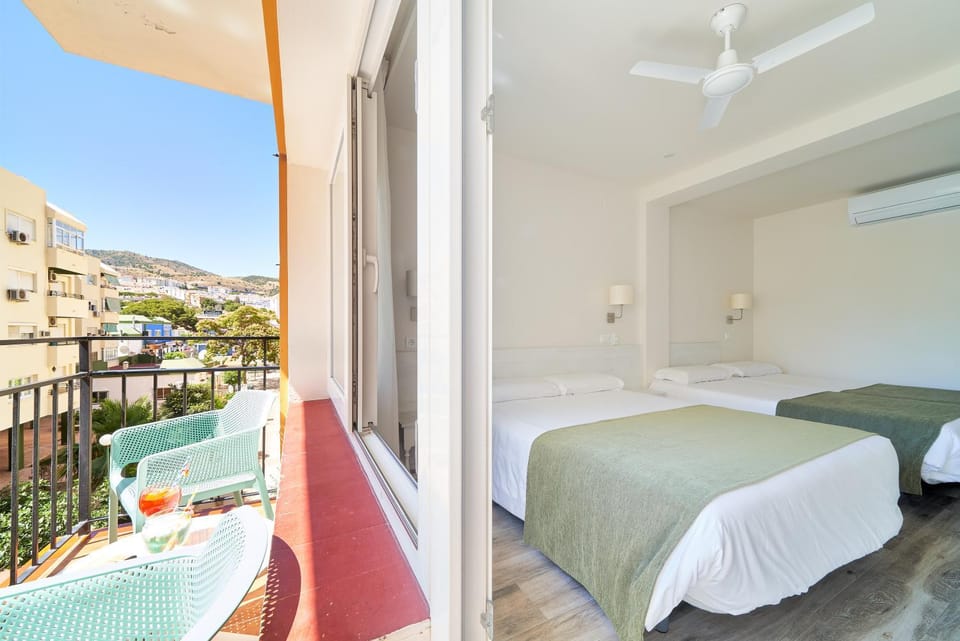 Bed, Balcony/Terrace, Bedroom