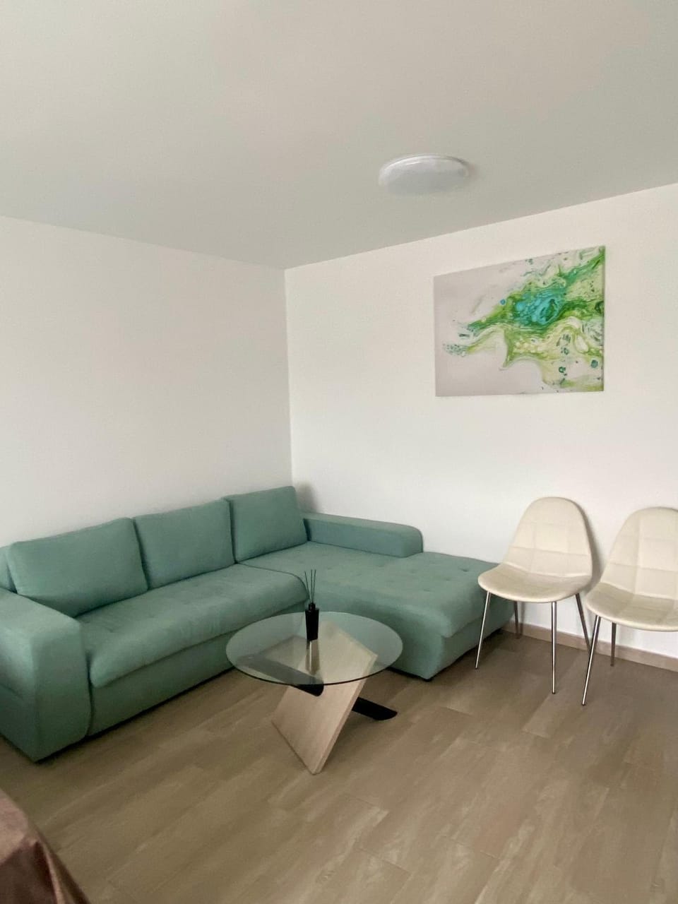 ELY GLOW DECEBAL Piata Alba Iulia Apartment in Bucharest