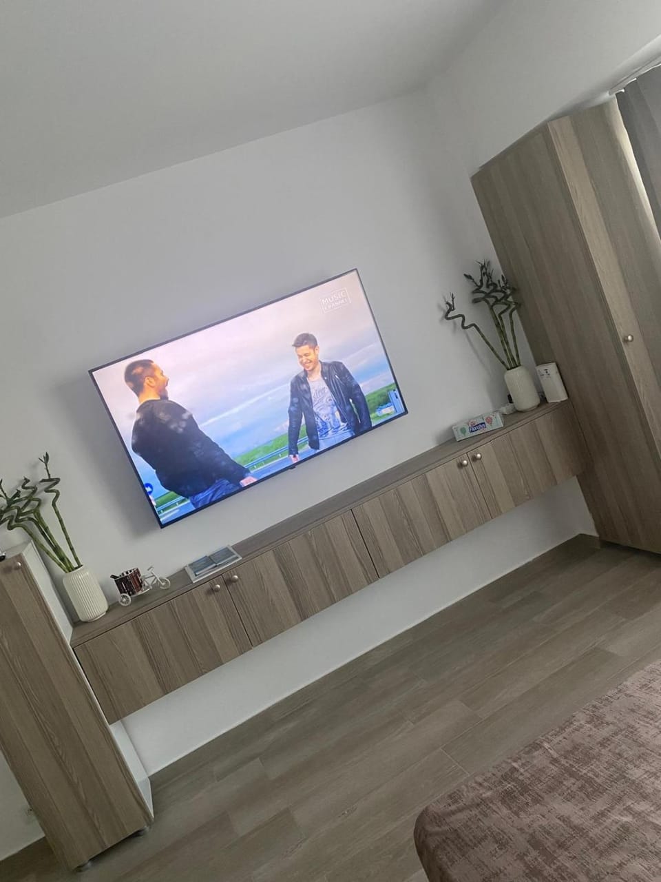 ELY GLOW DECEBAL Piata Alba Iulia Apartment in Bucharest