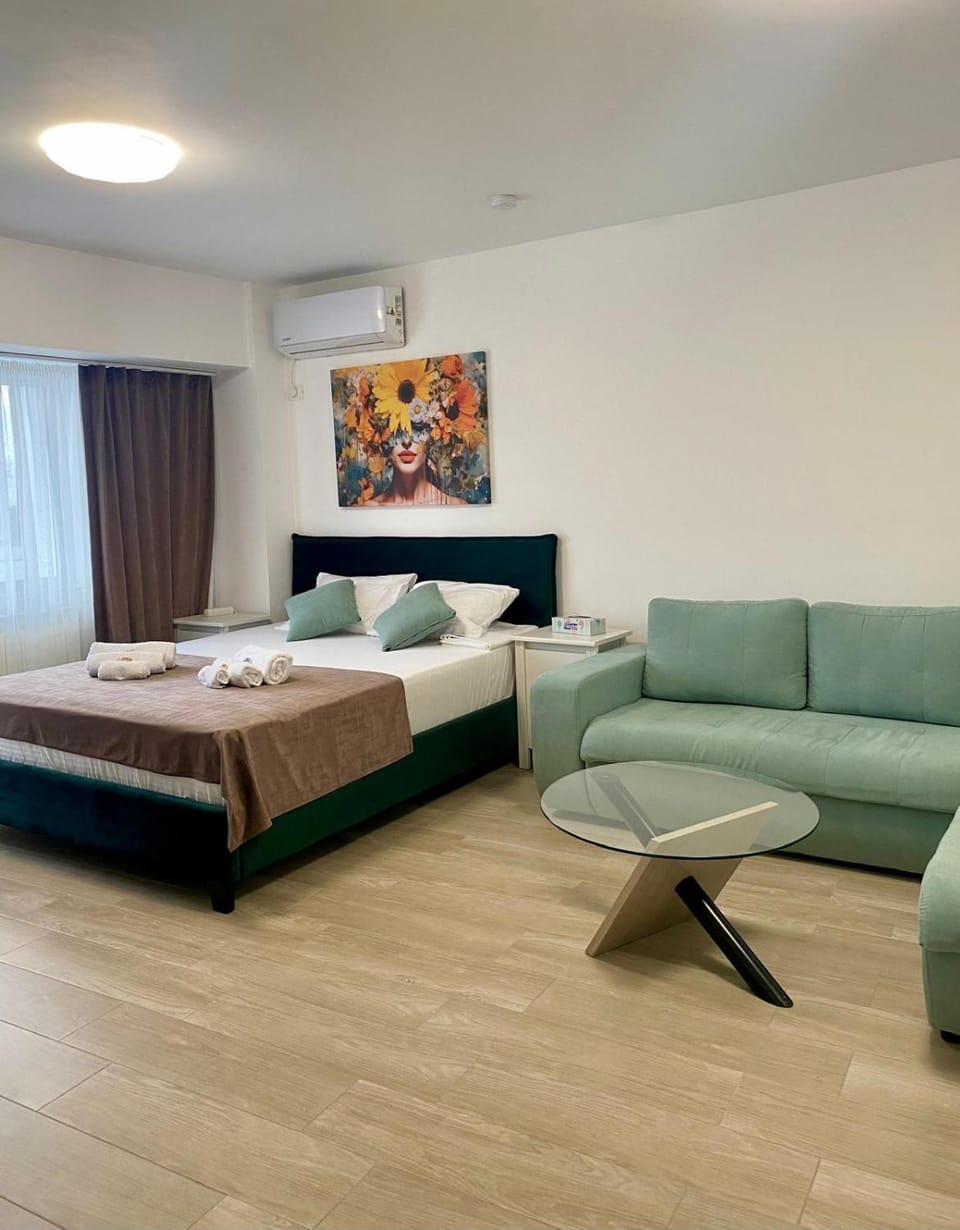 ELY GLOW DECEBAL Piata Alba Iulia Apartment in Bucharest