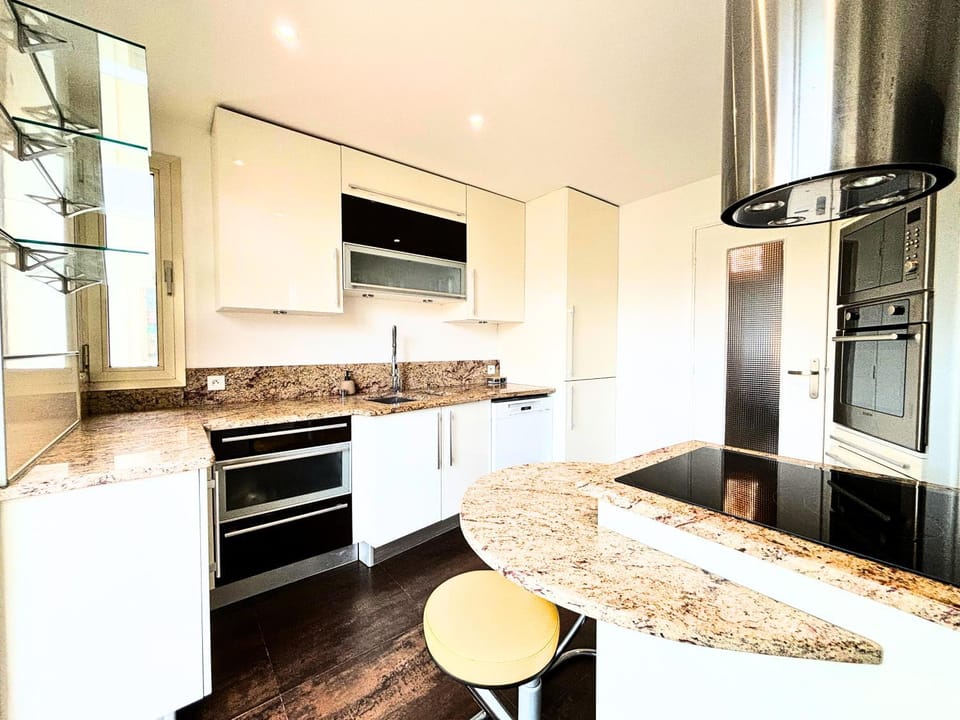 microwave, oven, stove, kitchen