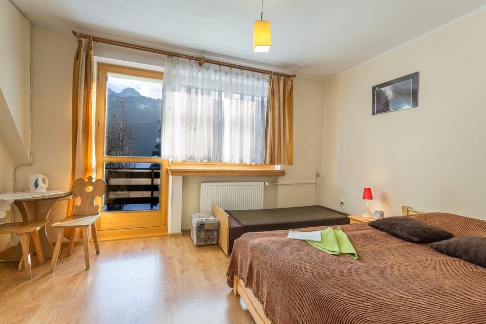 Bed, View (from property/room), Photo of the whole room, Decorative detail