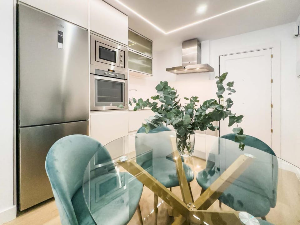 Luxury Los Boliches Beach Primera línea de playa Apartment in Fuengirola