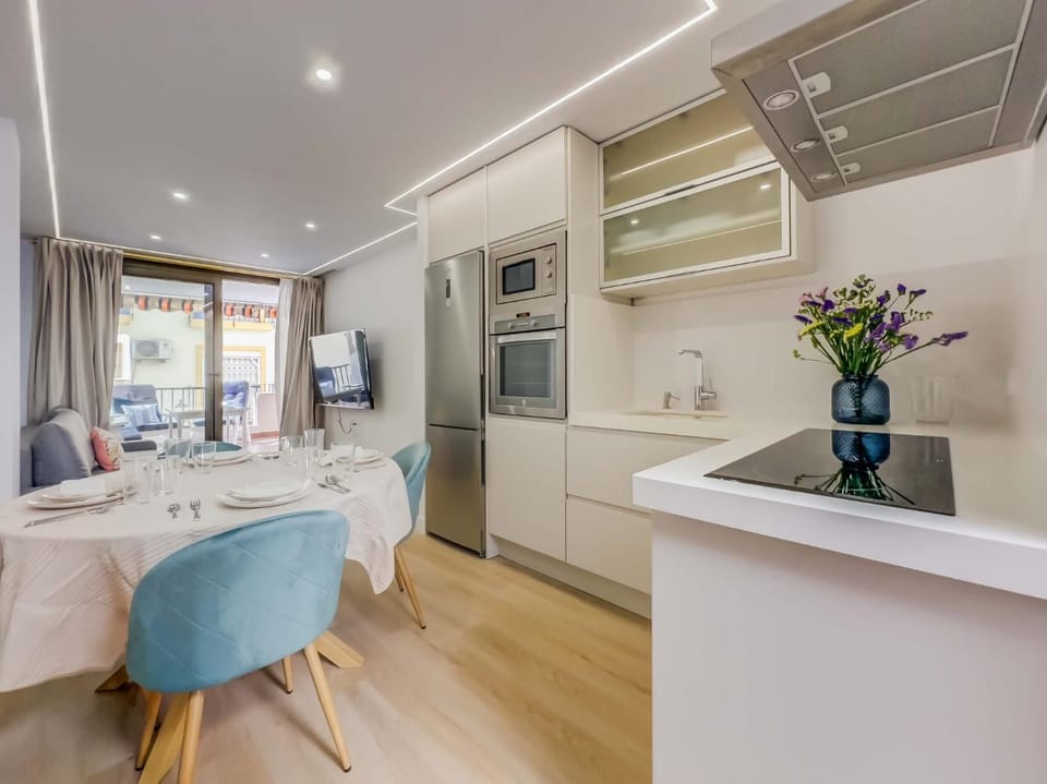 Luxury Los Boliches Beach Primera línea de playa Apartment in Fuengirola