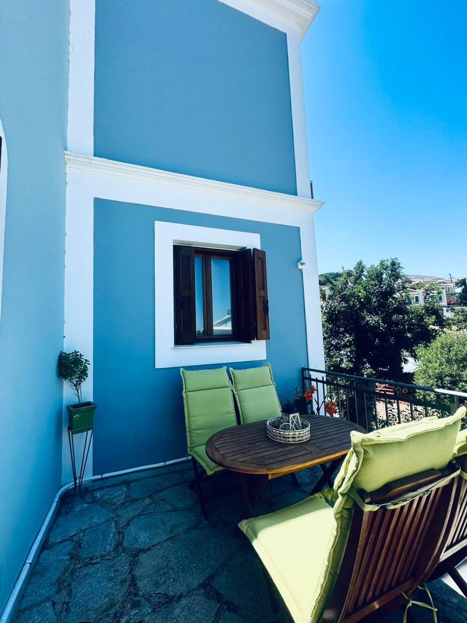 Patio, Day, View (from property/room), Balcony/Terrace, Seating area, Inner courtyard view