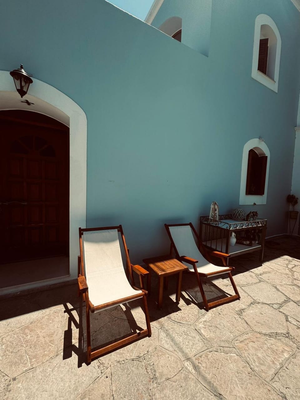Day, Inner courtyard view, sunbed