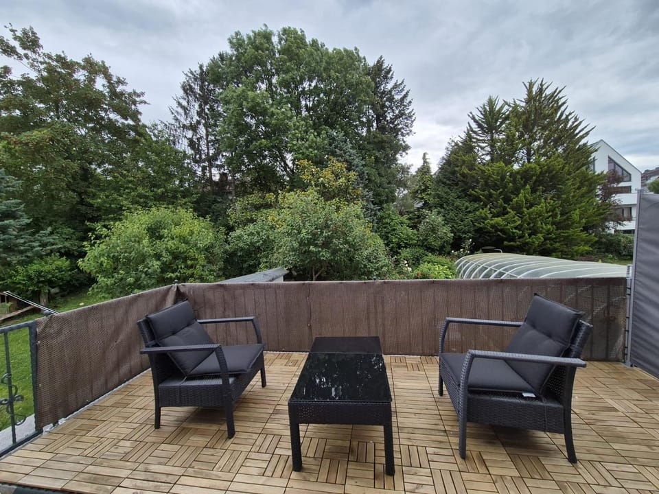 View (from property/room), Balcony/Terrace, Garden view