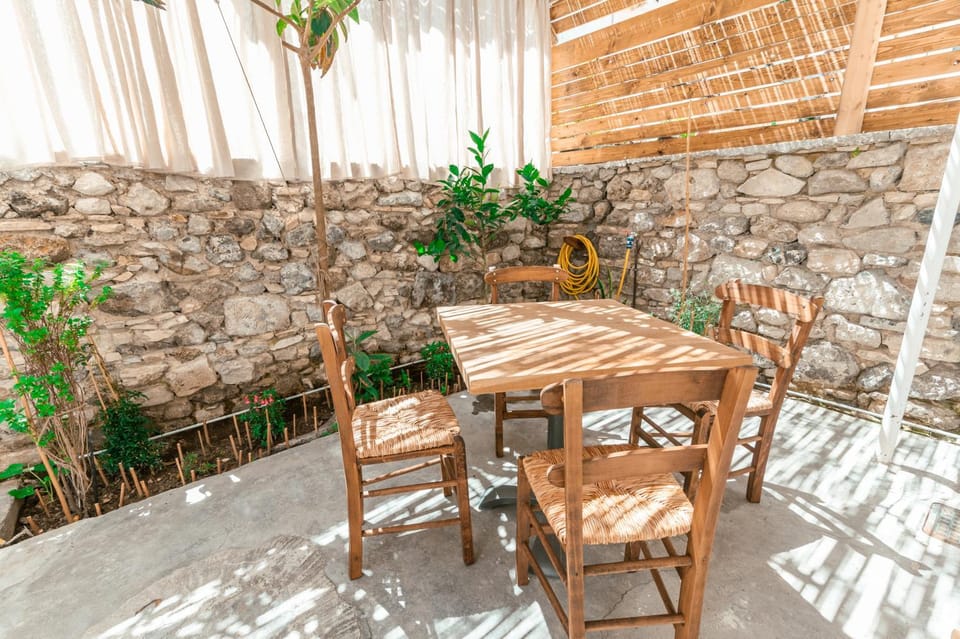 Property building, Patio, Seating area