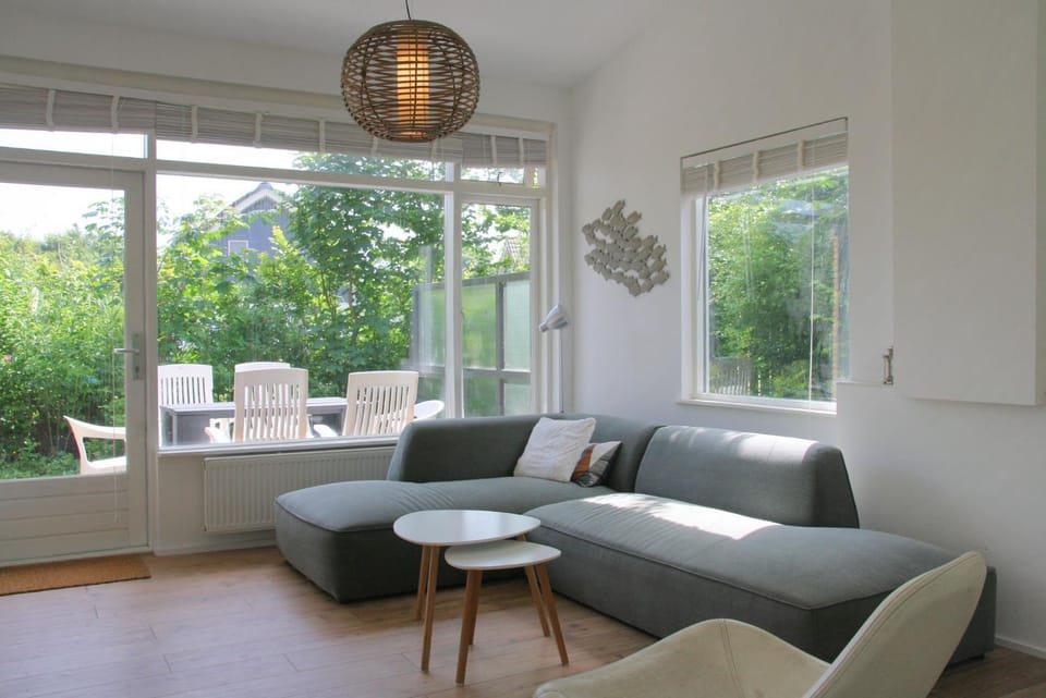 Garden, Living room, Seating area, Dining area