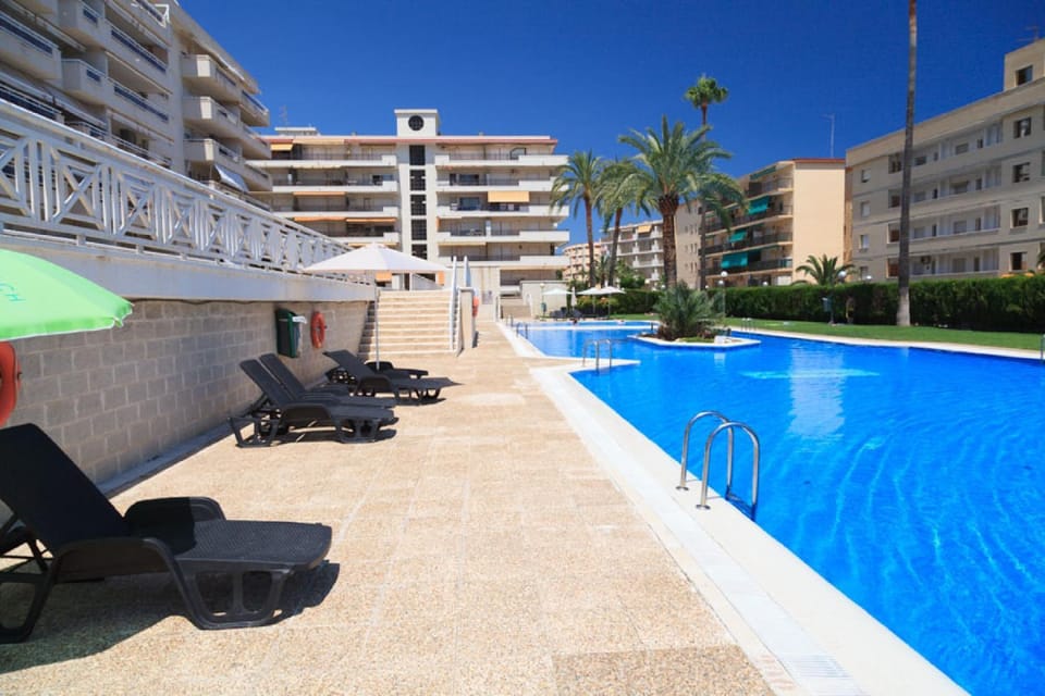 Facade/entrance, Garden, Swimming pool