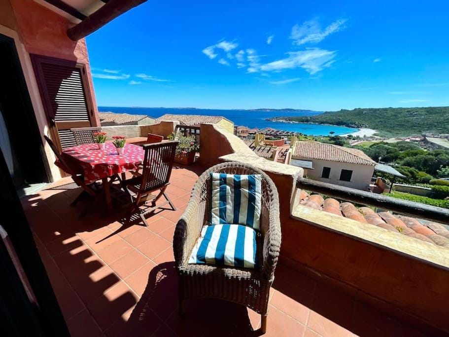 Natural landscape, Balcony/Terrace, Dining area