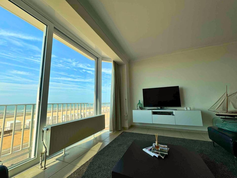 Natural landscape, TV and multimedia, Balcony/Terrace, Beach, Sea view