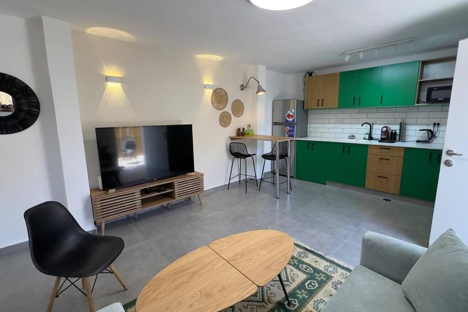 TV and multimedia, Kitchen or kitchenette, Dining area