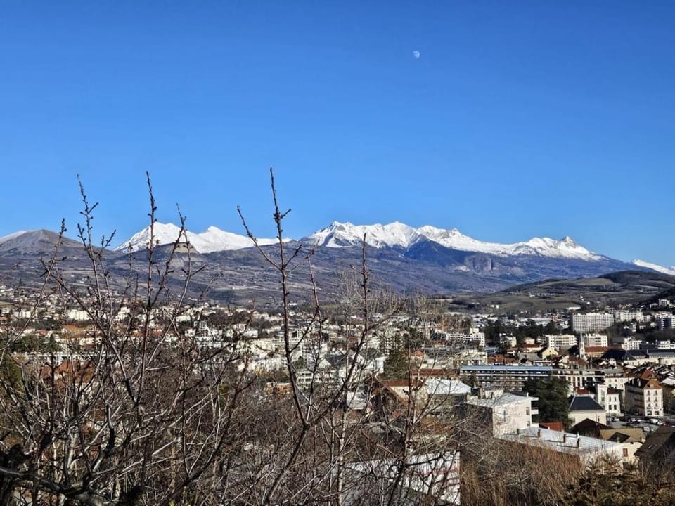 City view, Mountain view