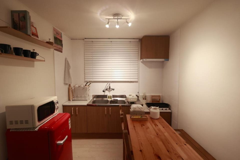 microwave, kitchen