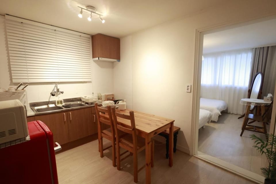 microwave, kitchen