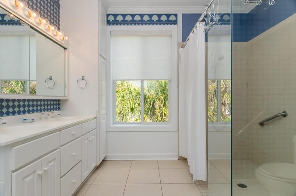Madras House by Bryant Real Estate House in Wrightsville Beach