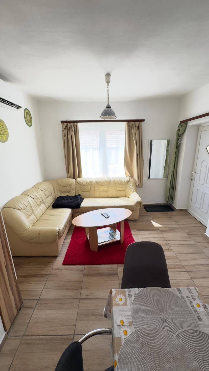 Communal lounge/ TV room, Living room, Seating area