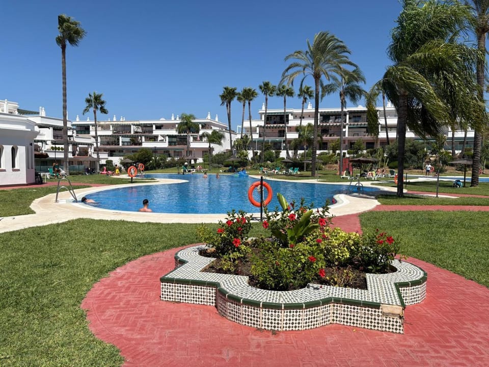 Garden view, Pool view, sunbed