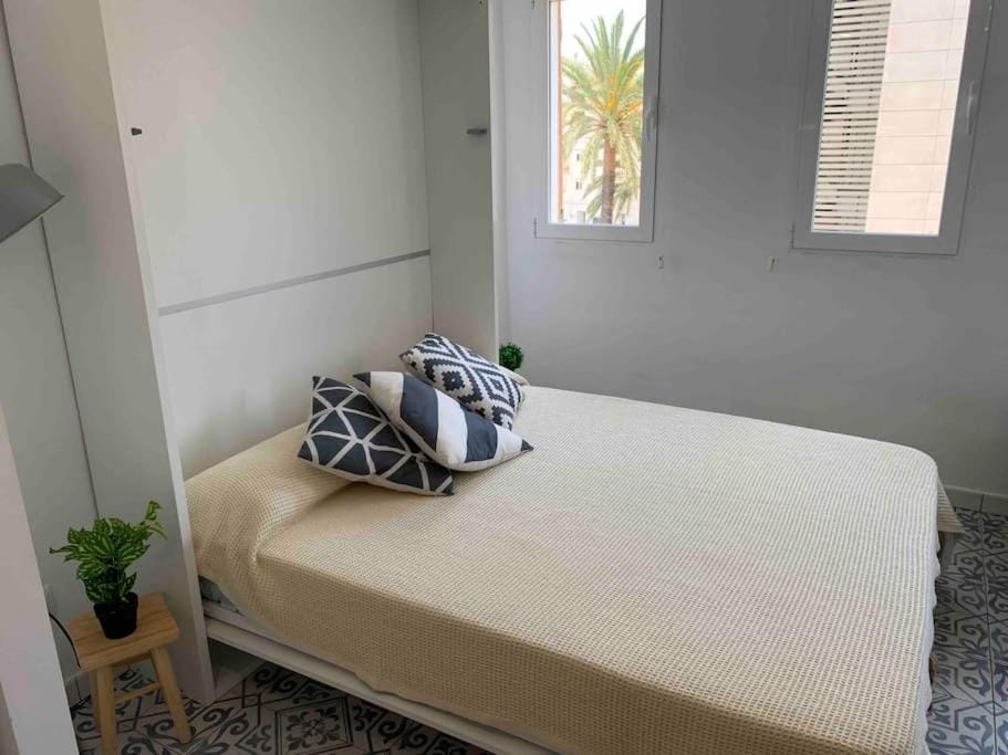 Lovely loft on the beach Apartment in Xàbia