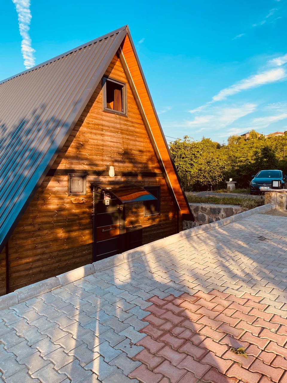 Property building, Day, Parking