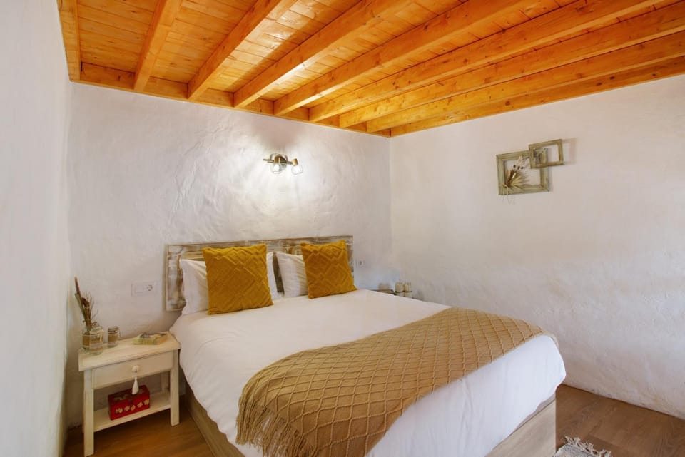 Property building, Living room, Bedroom
