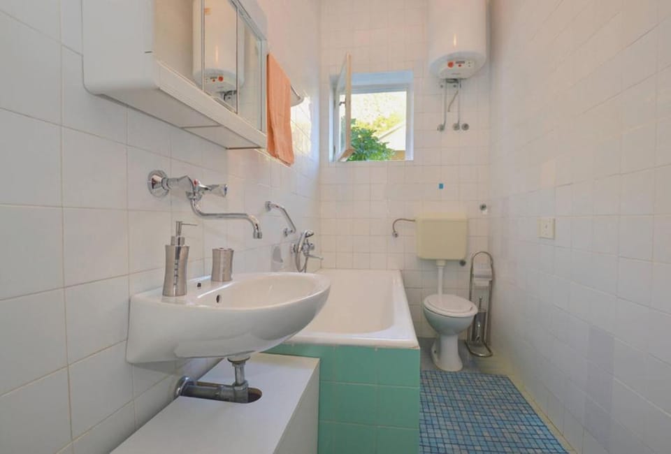Toilet, Bathroom, Bath
