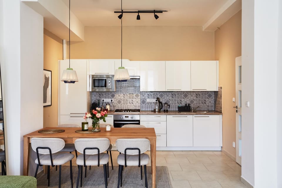 Kitchen or kitchenette, kitchen