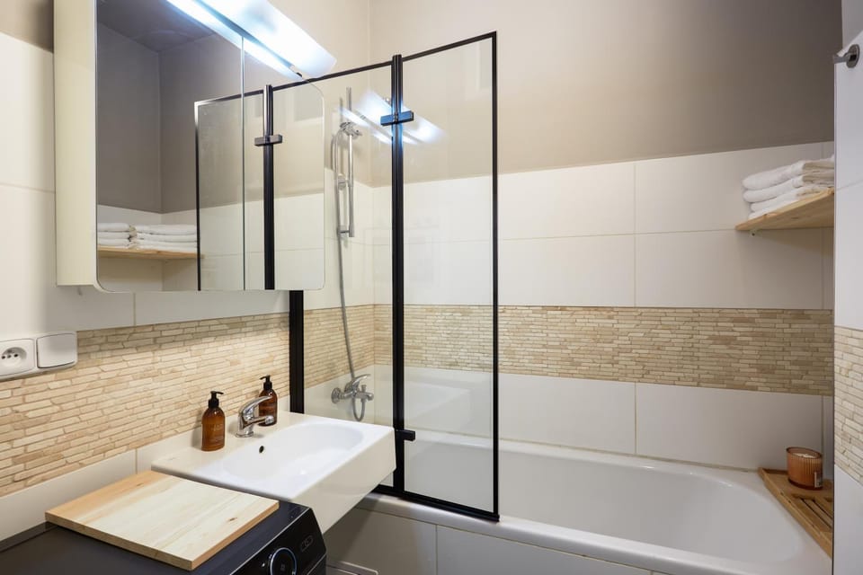 Shower, Bathroom, Bath, towels