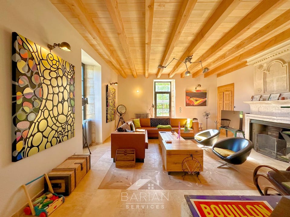 Living room, Seating area