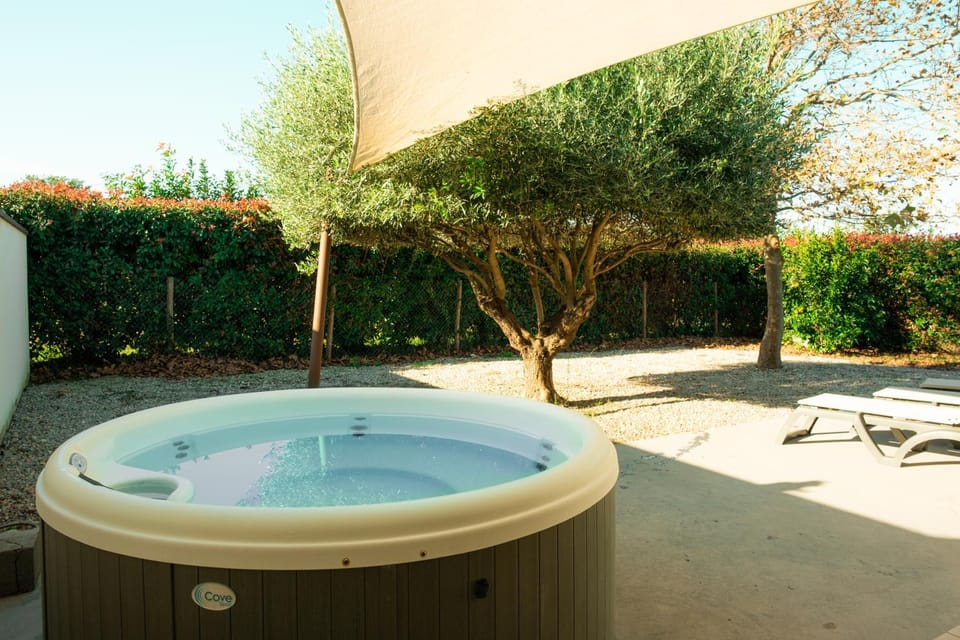 Hot Tub, Garden view