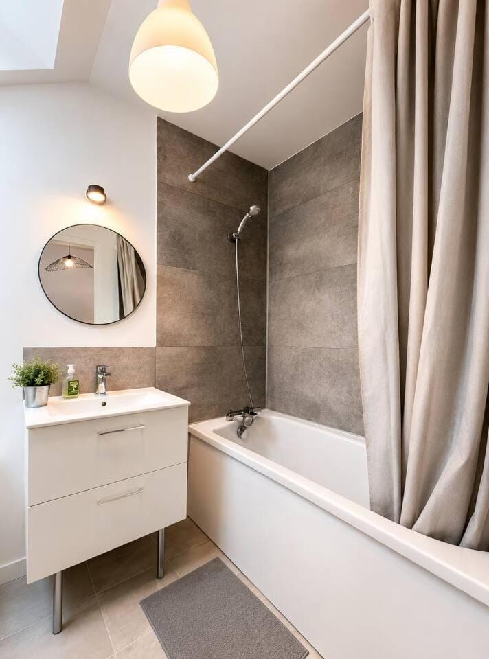 Bathroom, Bath