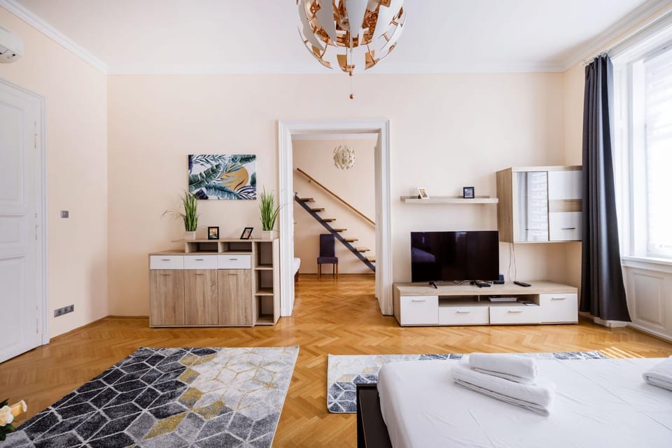 TV and multimedia, Living room, air conditioner