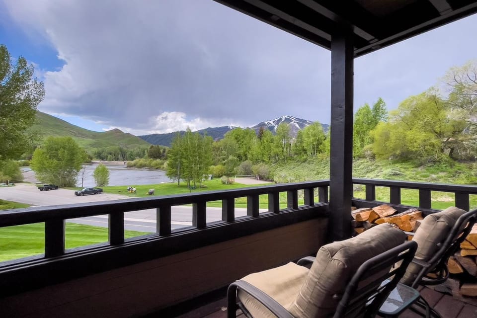 Spacious Wildflower Condo with Baldy Views House in Sun Valley
