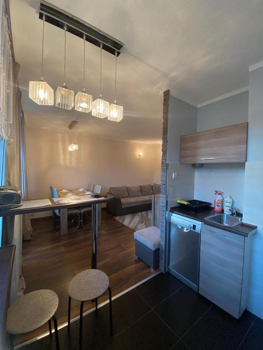 Kitchen or kitchenette, Living room, Seating area, Dining area