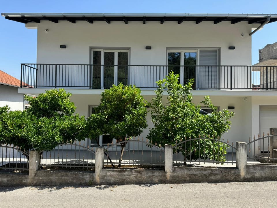 Property building, Balcony/Terrace