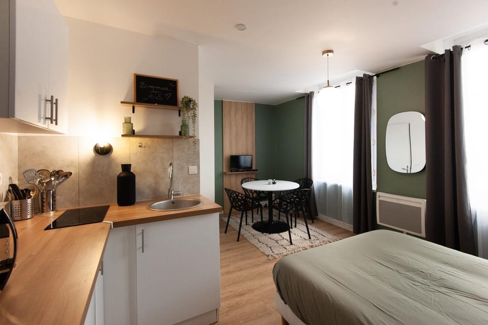 L'escapade studio en Hypercentre Cathédrale Apartment in Amiens