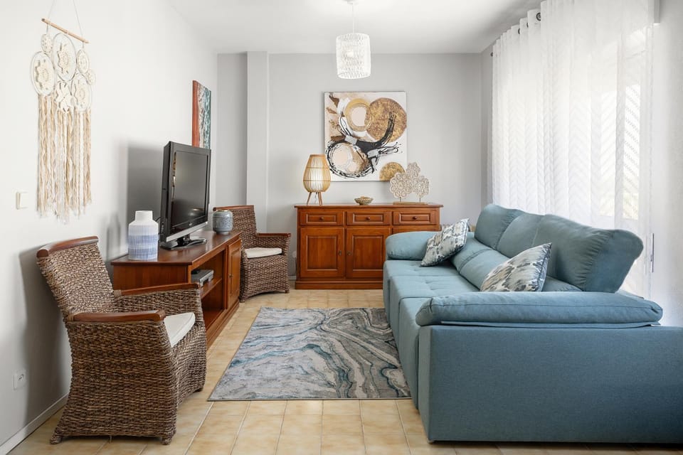 Communal lounge/ TV room, TV and multimedia, Living room, Seating area