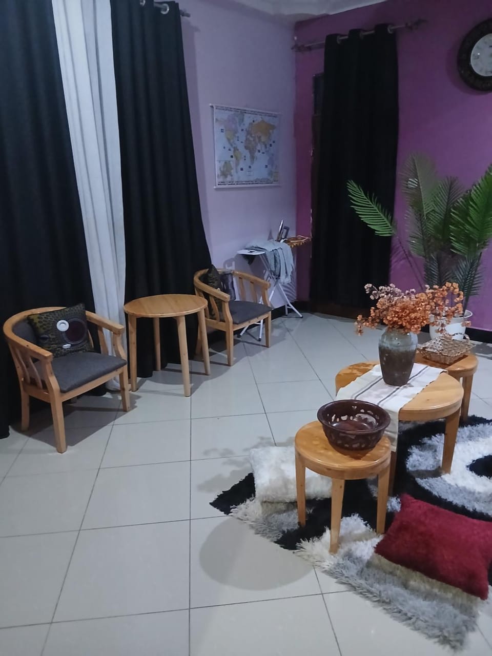 Living room, Seating area
