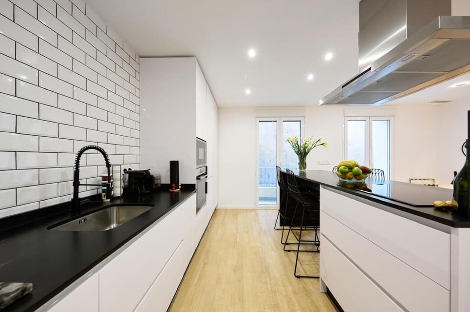 Kitchen or kitchenette