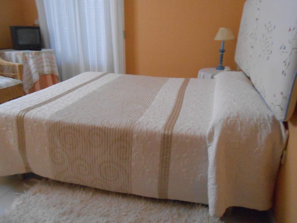 Hostal Burgos Bed and Breakfast in Community of Madrid