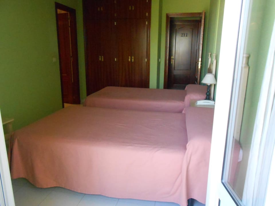 Hostal Burgos Bed and Breakfast in Community of Madrid