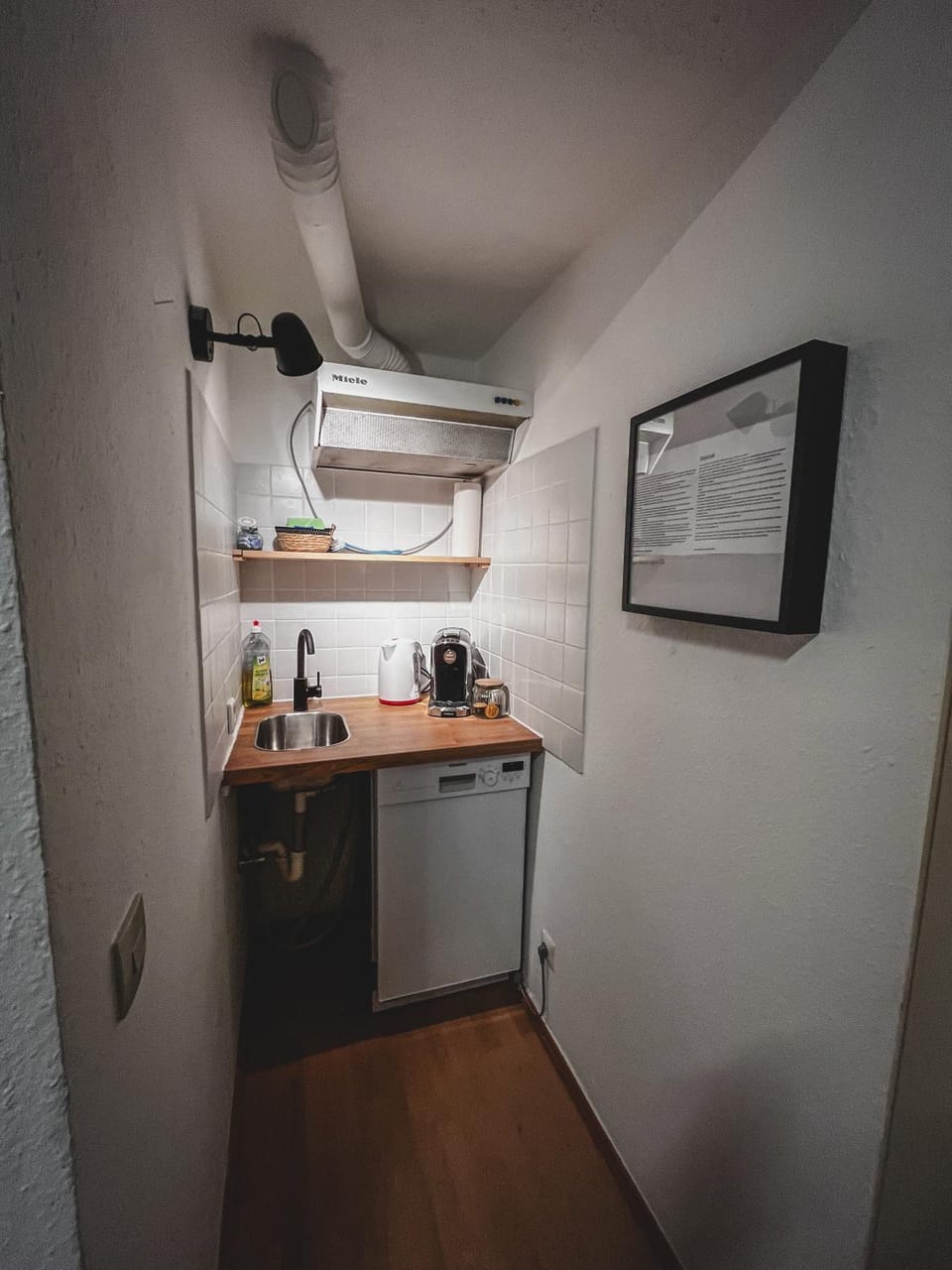 Kitchen or kitchenette, dishwasher