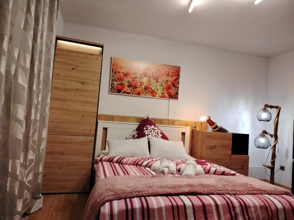 Bed, Photo of the whole room, Bedroom, wardrobe