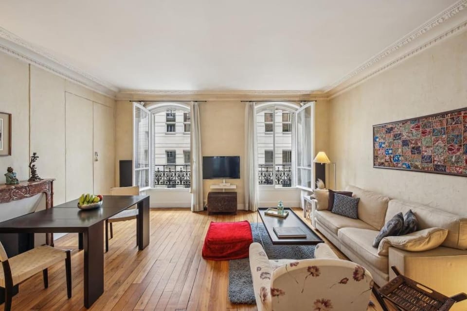 Beautiful flat heart of XIVeme Apartment in Paris