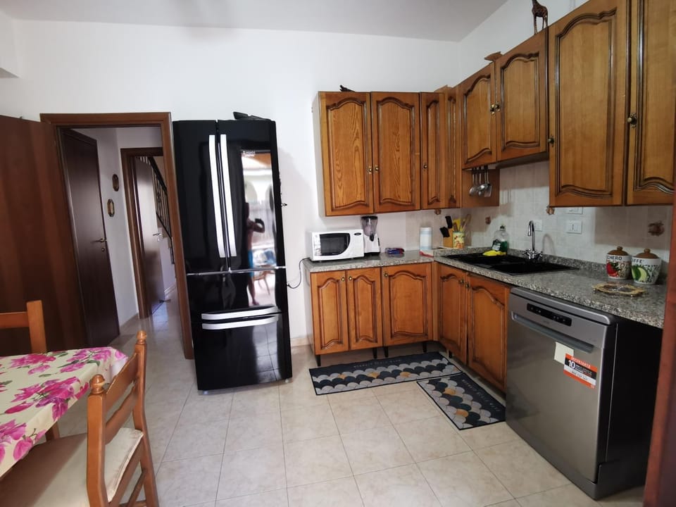 Kitchen or kitchenette, Dining area, dishwasher, oven, stove